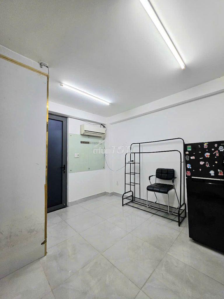 Cho thuê căn hộ thang máy - hoàng hoa thám, chỉ tính điện và nước
