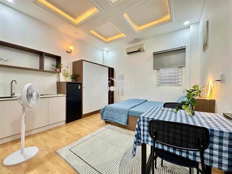 Chính chủ cho thuê phòng 98f lê lai q.1 giá 6tr gần chợ bến thành ạ lh