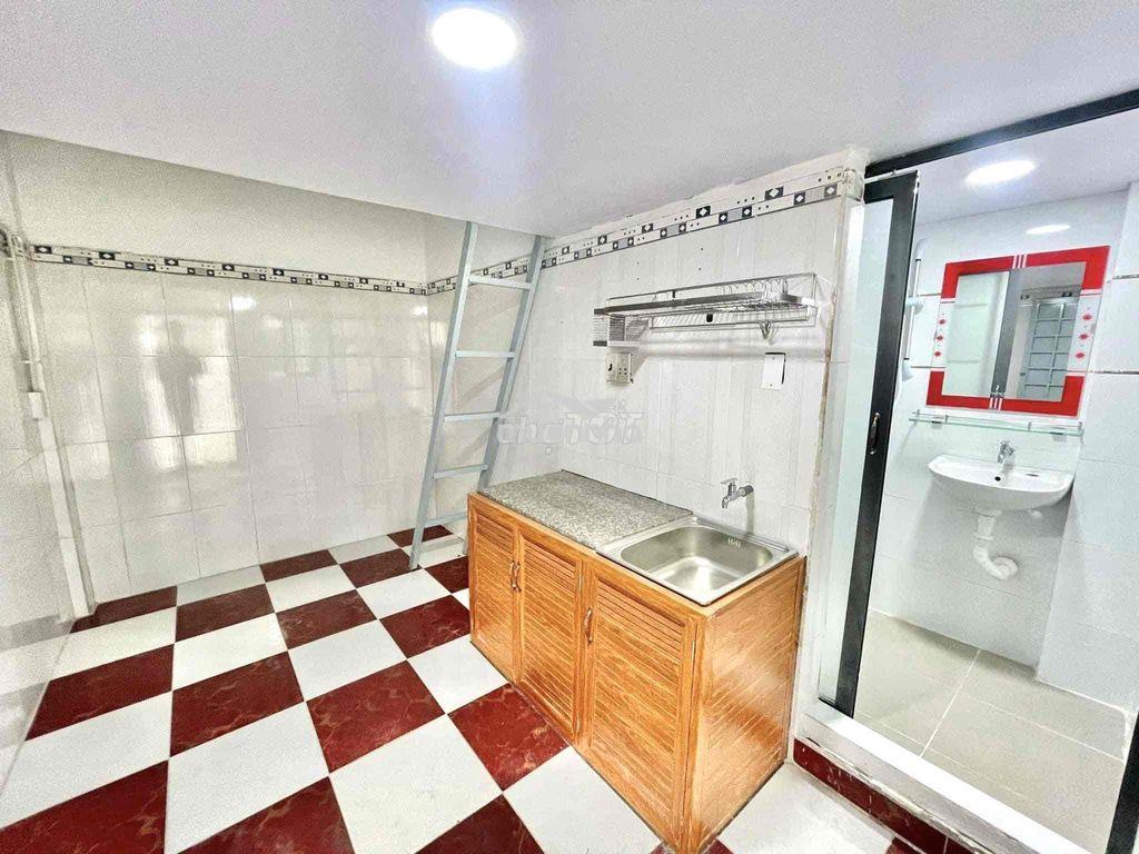 🔥Phòng gác cao 2m sẵn máy lạnh_thang máy_cách đh tài chính mkt 1,5km - 2