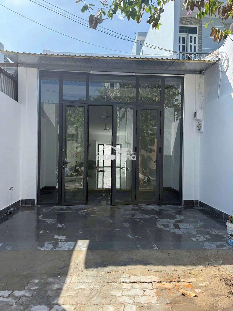 Nhà mới xây trống suốt - 2
