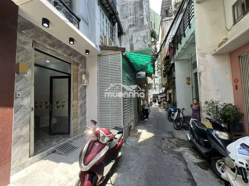 Nhà mới q3 18tr 
