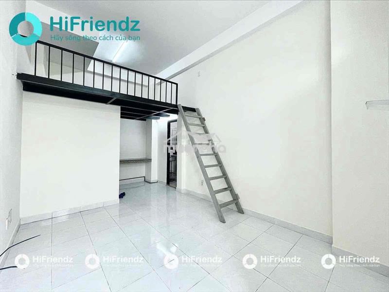 Cộng hoà - có gác - thang máy - 25m2 - giá 4tr