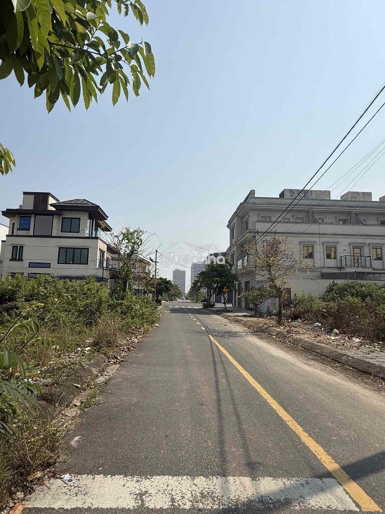 Lô đất biệt thự đường 5m5 tự đức, kđt xanh bàu tràm lakeside