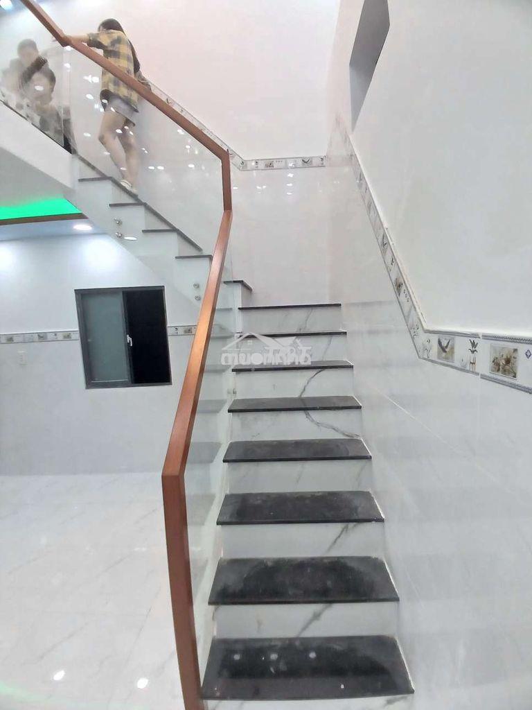 Bán nhà tô ngọc vân thủ đức - ngang 7m- 2t - 3pn - đẹp ở ngay - 4.7 tỷ - 4