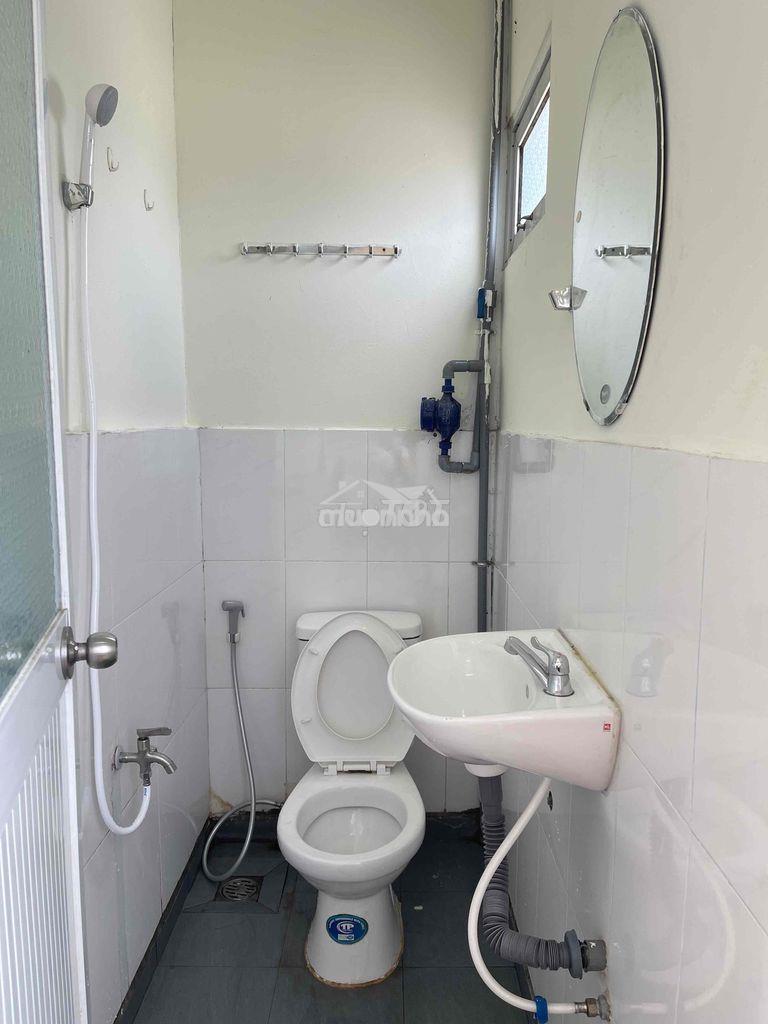Phỏng chinh chu co ban công - cửa sổ trời - ngay đhtđt - 4