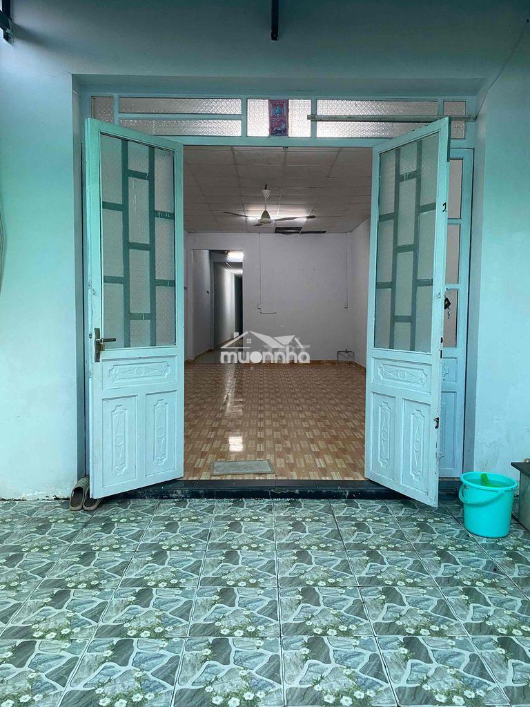 Nhà đẹp 4m x 40m , 1 lầu , hẻm xe hơi , cách chợ phú lạc 200m