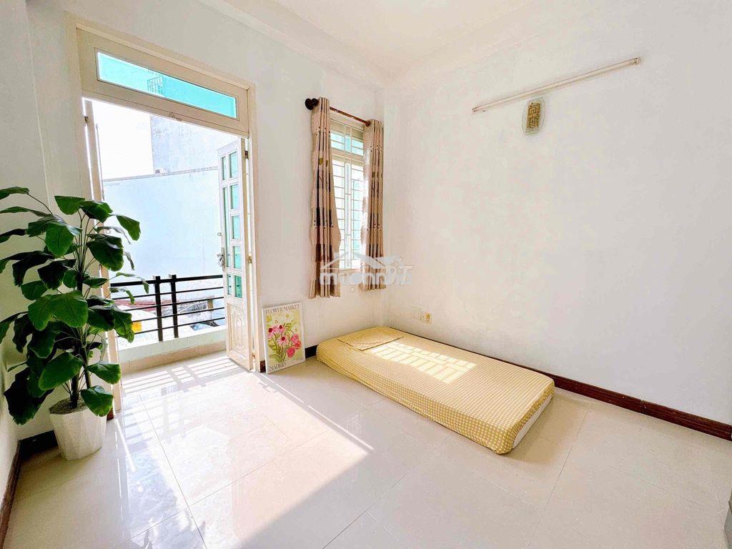 Studio ban công đón nắng siêu xinh gần ufm - 4