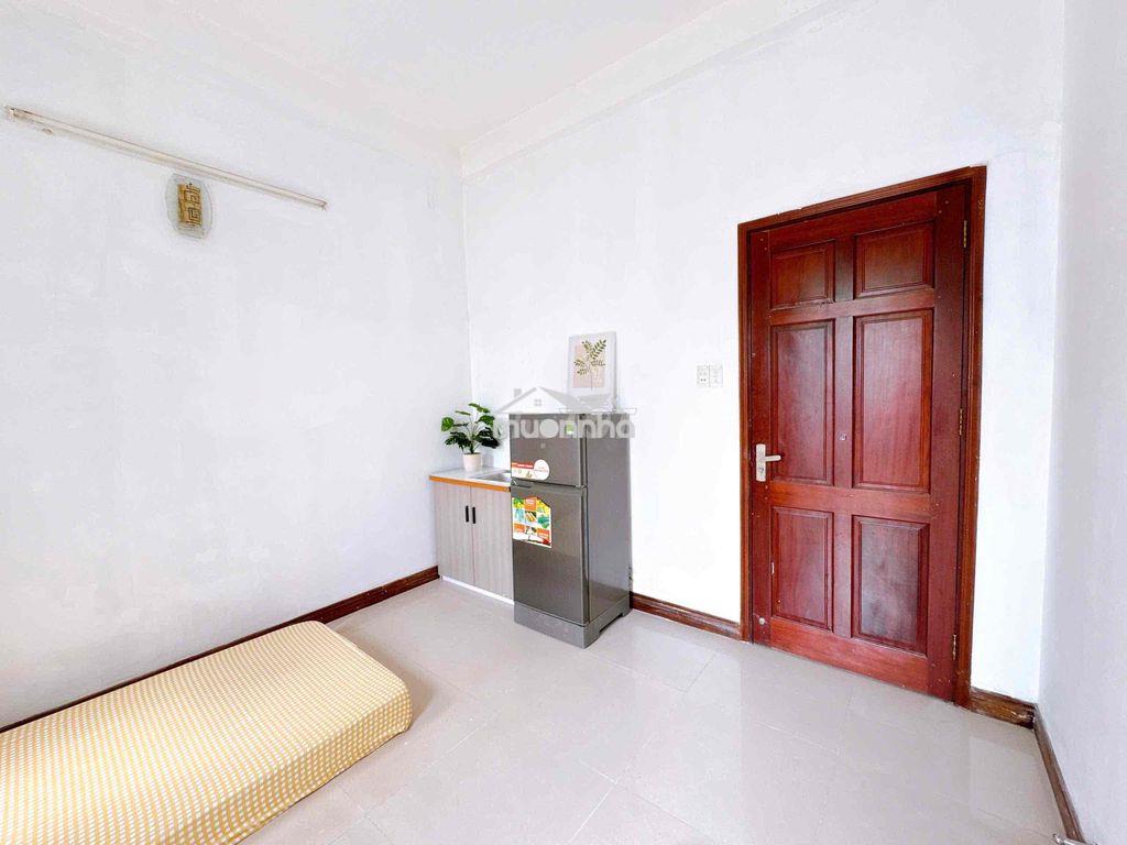 Studio ban công đón nắng siêu xinh gần ufm - 3