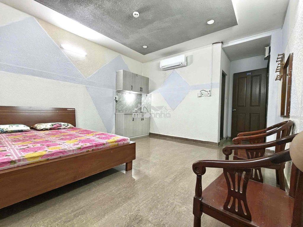 Ngay bến xe q8 giá 3tr9 ở liền phòng siêu rộng ở được 3-4ng - 2