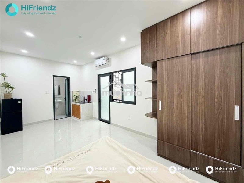 Studio mới cửa sổ giếng trời thoáng - full nội thất - nhà thang máy