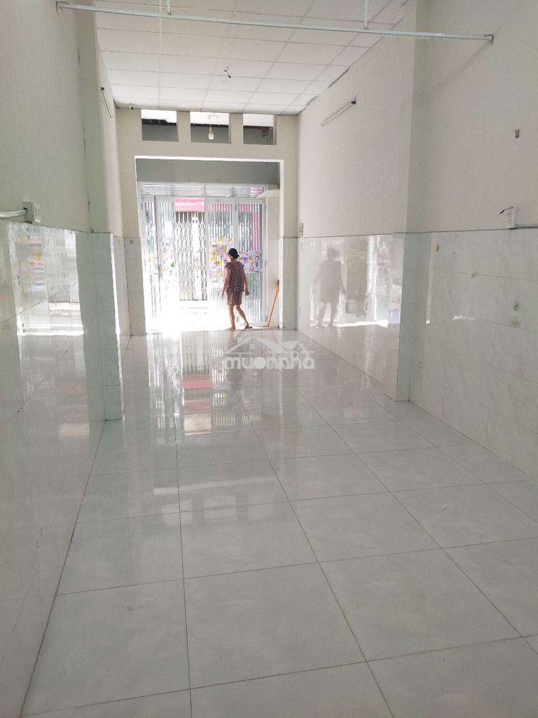 Cho thuê gấp hxh 595/2a cmt8, q10 ngay chợ hoà hưng, nhà mới đẹp - 2