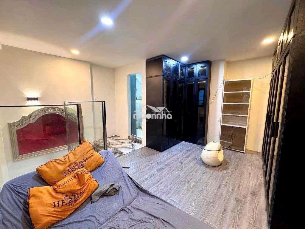 🏠🏠 Cho thuê nhà bến vân đồn, p.2, q.4
💢 dt 8m ❌ 5m, kết - 4