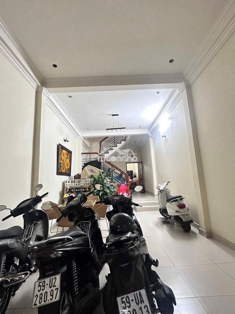 Nhà ngộp ngân hàng ngay chung cư xigrand court lý thường kiệt q10