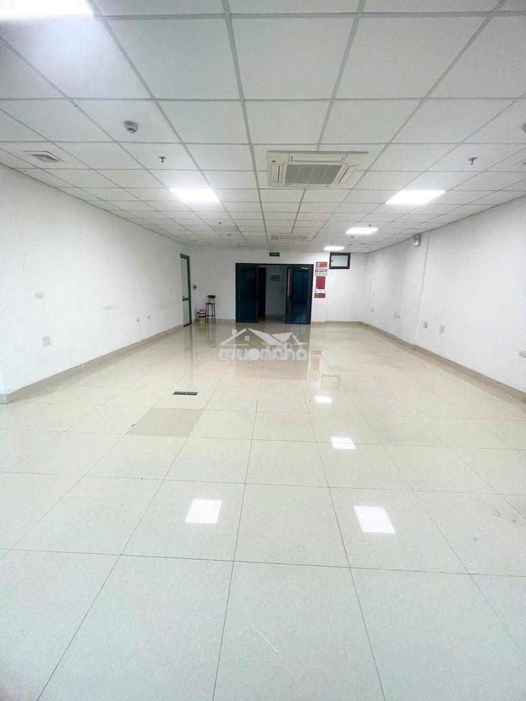 Văn phòng thông sàn dt 100m2, mặt tiền 9m, đường rộng ô tô đỗ cửa