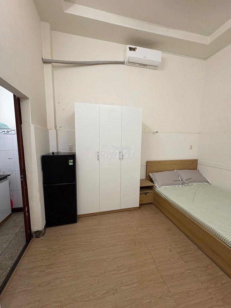 Phòng trệt 25m² giếng trời – bếp riêng tách khu ngủ – 4,2tr
