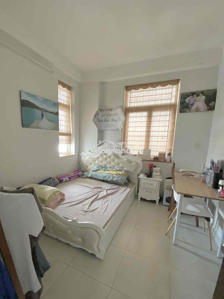 Cần bán chcc nhất lan c,d , shr 2tỷ 500 - 72m2 gặp trâm - 2