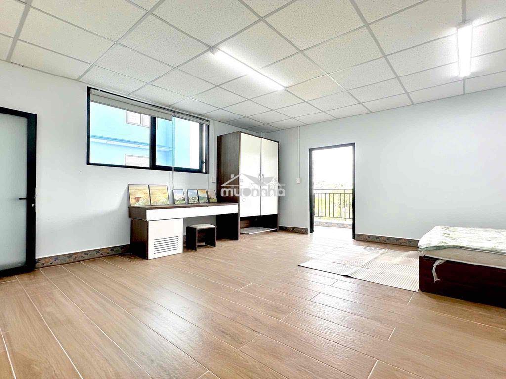 Tên lửa, siêu phẩm ban công rộng - 2