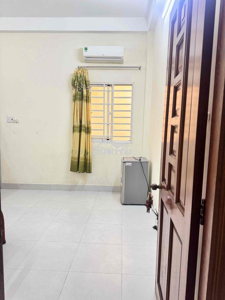 Nhà mặt tiền cần cho thuê 10 phòng, chỉ 3tr-4tr/tháng
