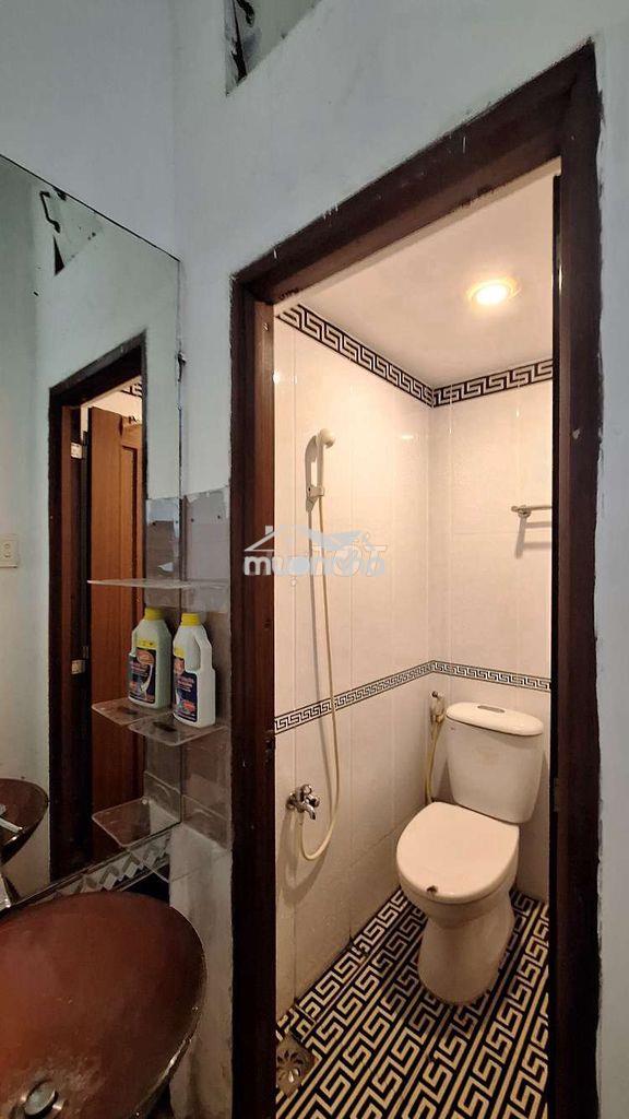 Nhà thuê, hẻm xe tải cư xá lữ gia ,q11.
dt: 4x12 2 tầng 2pn, 2wc, 3ml - 4