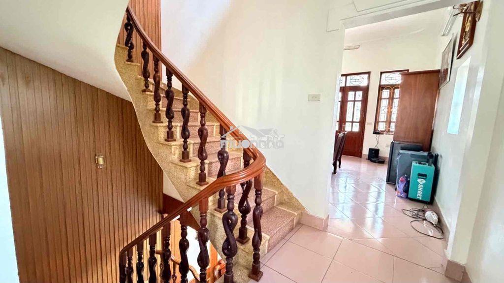 🔥Chính chủ cần bán gấp - nhà 3 tầng đông anh - ô tô vào nhà 📍 vị trí: - 4