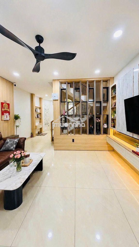 Bán nhà hẻm ô tô nguyễn đình chiểu, quận 3, 4.5 x 14m, 15.5 tỷ