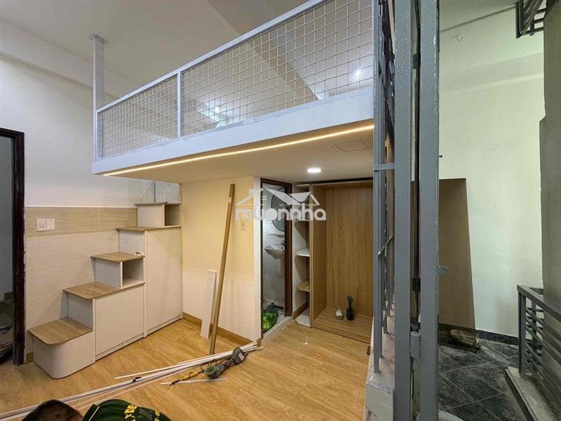 Duplex ban công - full nội thất .
