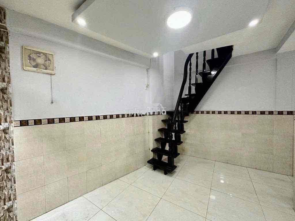 Nhà nguyên căn 2pn đường thích quảng đức p4 quận pn - 4