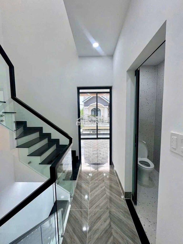 Nhà 1 trệt 2 lầu hẻm 47 trường lưu , long trường quận 9 - 2