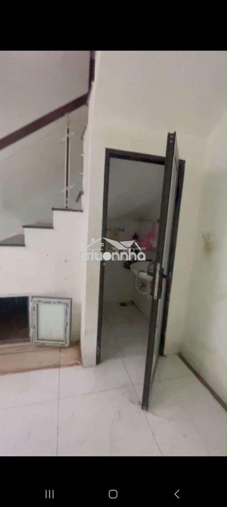 Trống tầng 1 nhà ở 374 âu cơ - 3