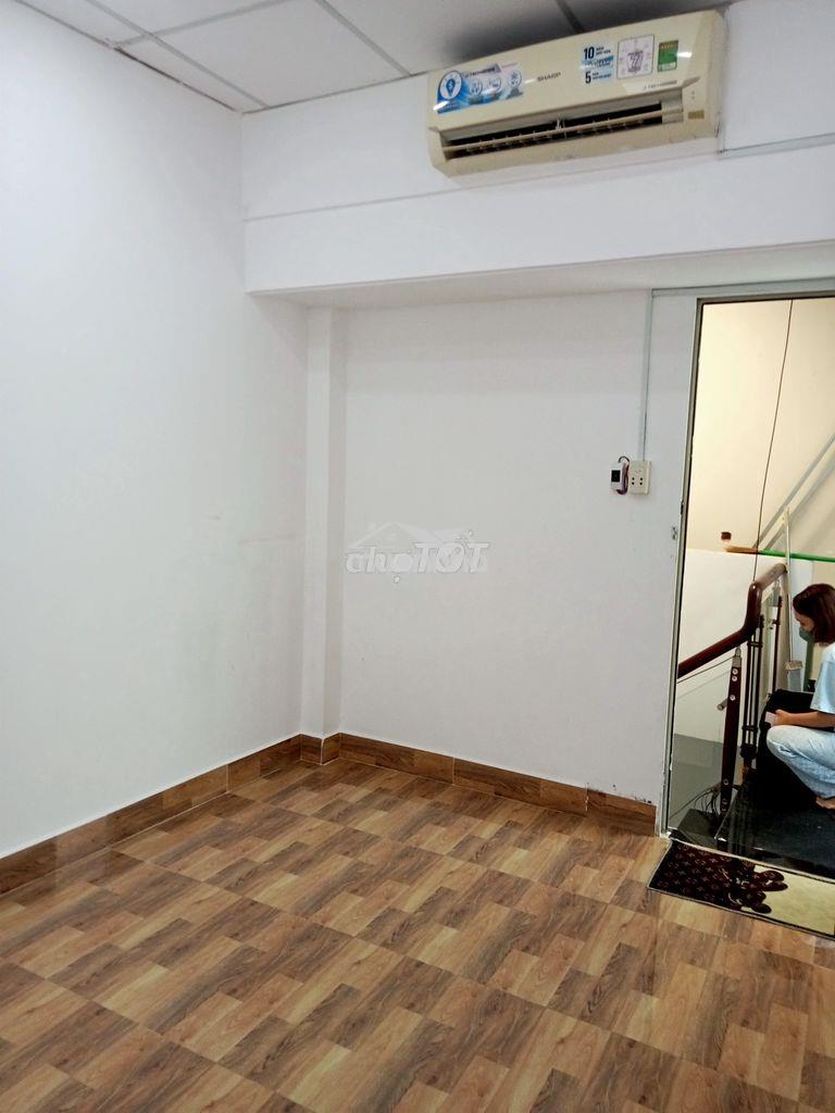 Phòng tại 1014/68 cmt8 - 3