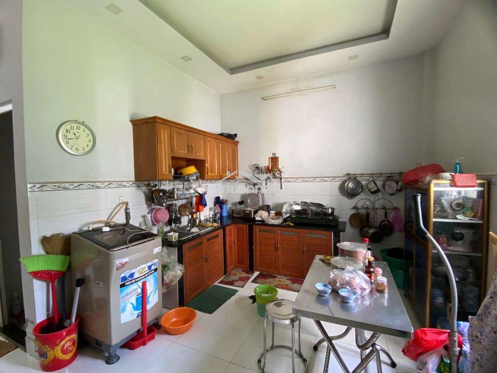 Bán nhà 2 tầng sáng bên đông tăng long vị trí đẹp - 2