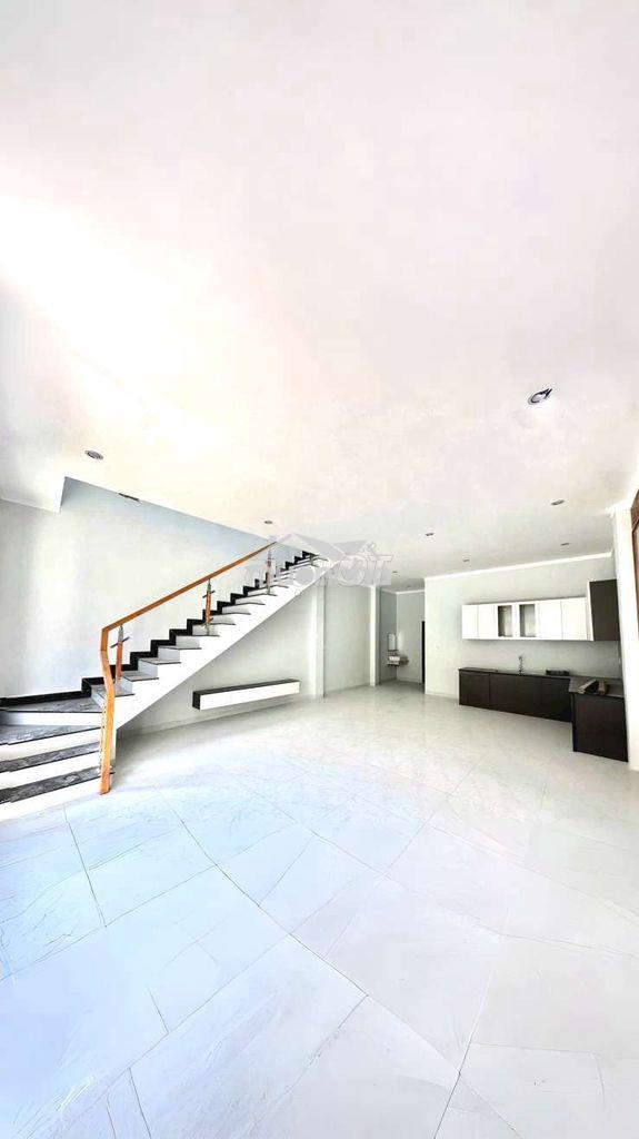 Bán rẻ nhà tân hòa, 1trệt 1lầu mới, sạch đẹp, đường oto gần nhà thờ