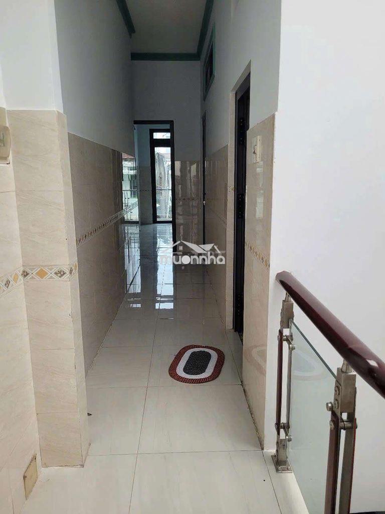 Cho thuê nhà nguyên căn 4p ngủ máy lạnh,sân để xe và pk rông - 4