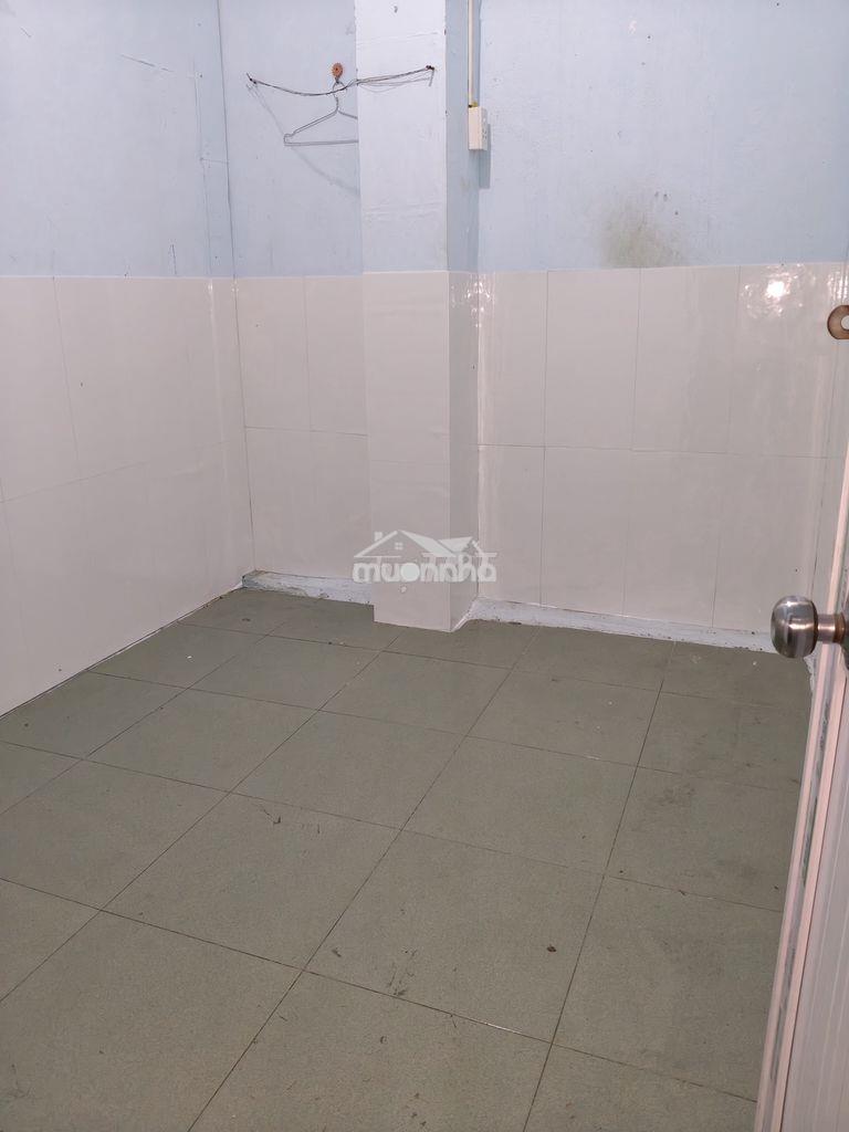 Phòng tại 202/48( số cũ 318/75) phạm văn hai  - 2