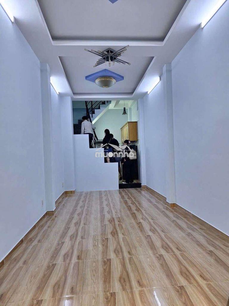 🏠🏠 Cho thuê nhà hẻm đường trần bình trọng, p1, q5
💢 dt 3m ❌ 9m