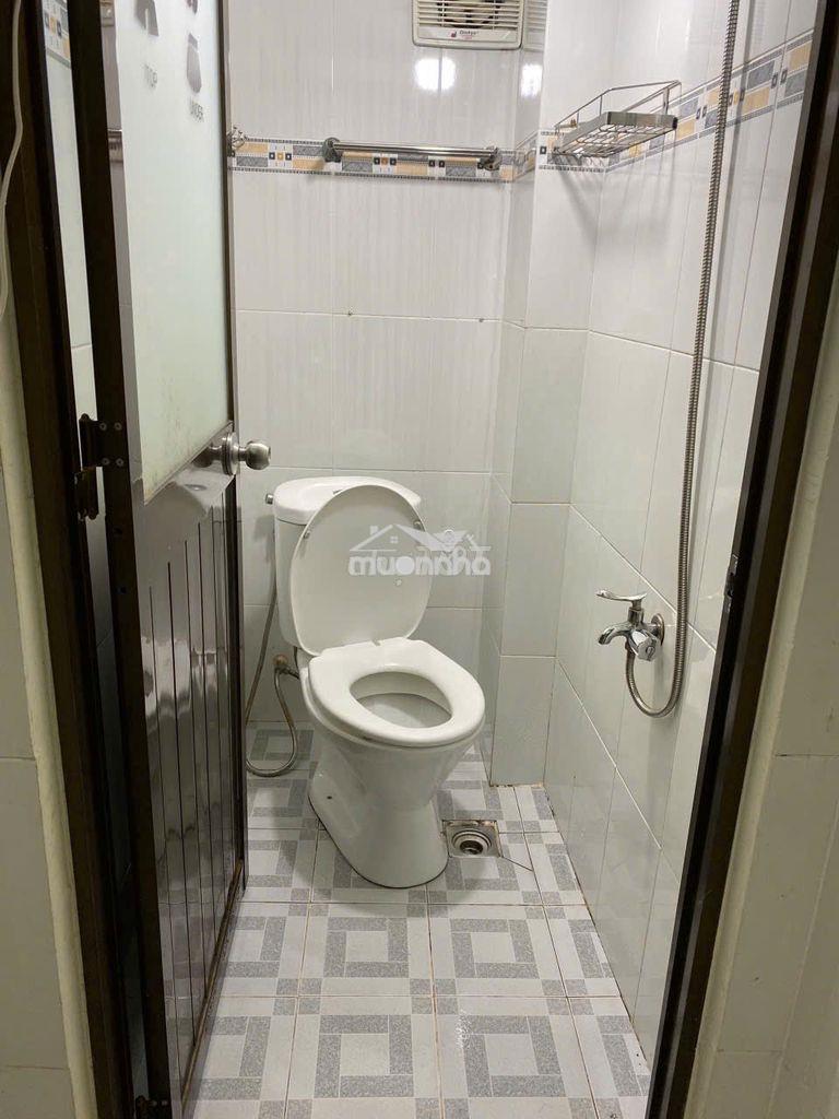 Phòng trống thoáng ngay cầu chữ y, q8, 12m2, 2.4tr - 3
