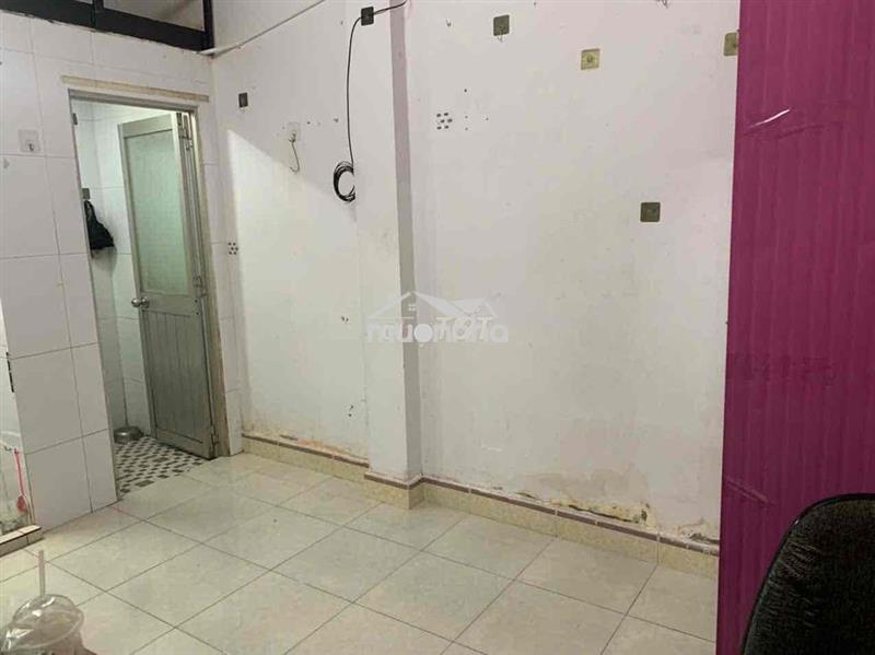 Cho thuê phòng giá rẻ đoàn văn bơ q4