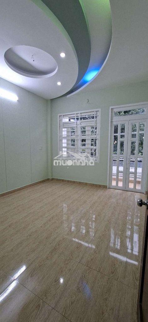 Cho thuê nhà mới  có sân để ô tô .dt 4×16m đúc lầu .liên khu 5-6. bt