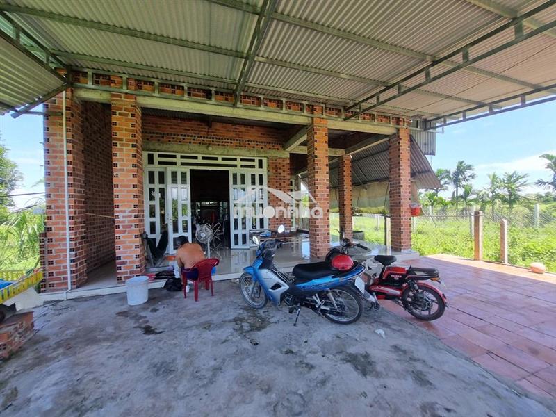 Nhà 3 phòng ngủ, gần 2 trường học, gần kcn. 1,4 tỷ tl