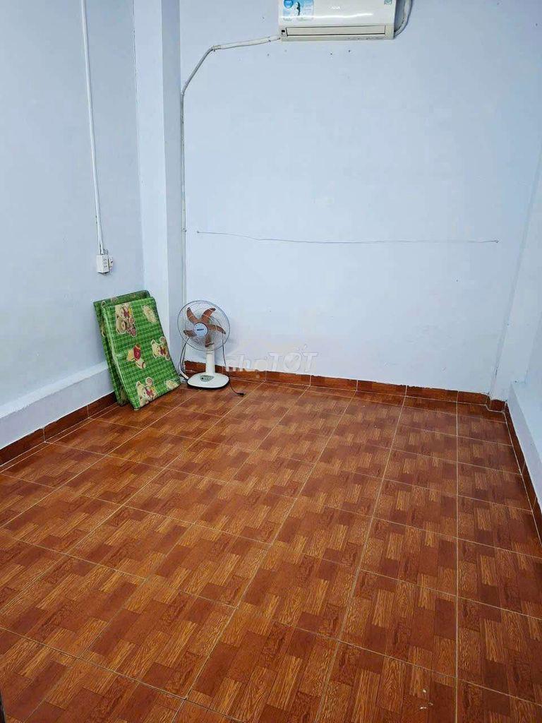 Cho thuê phòng q10.cửa sổ.rộng rãi.nội thất 3tr1 - 3