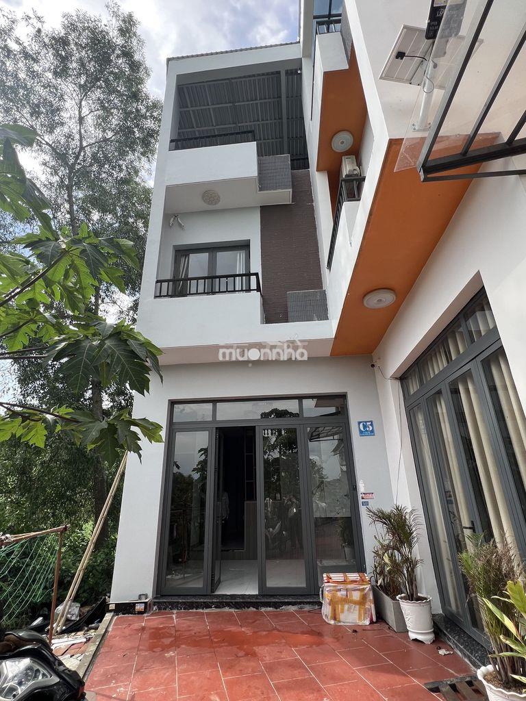 Nhà mới 100% ngay cây xăng phước lý
