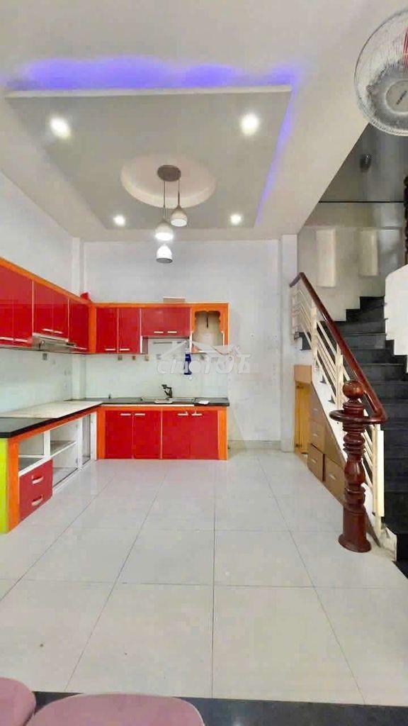 Nhà 1 trệt 2 lầu 3pn 7x8,6m hẻm xe hơi huỳnh tấn phát quận 7