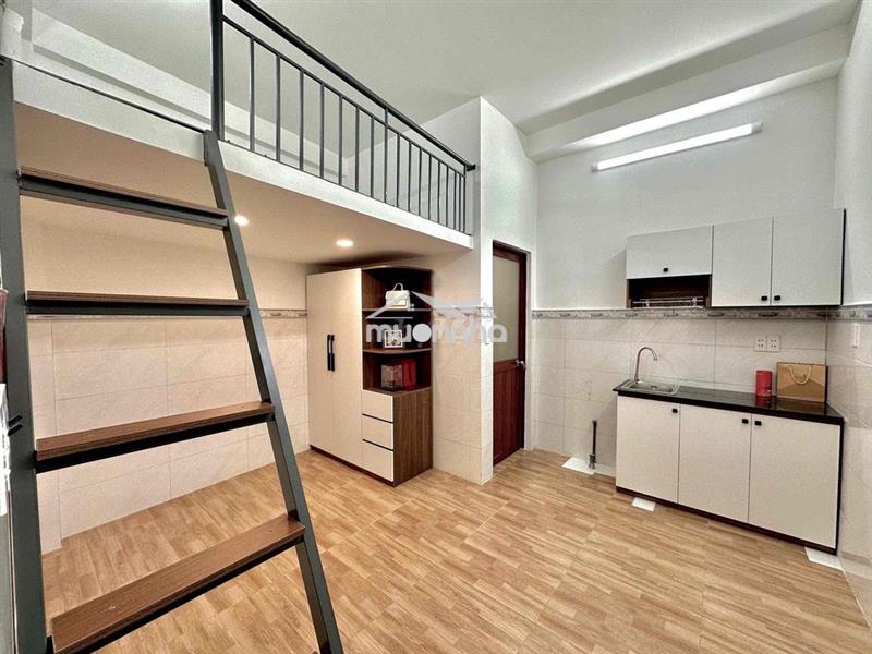Căn hộ dịch vụ mới xây - kế bên đại học nguyễn tất thành