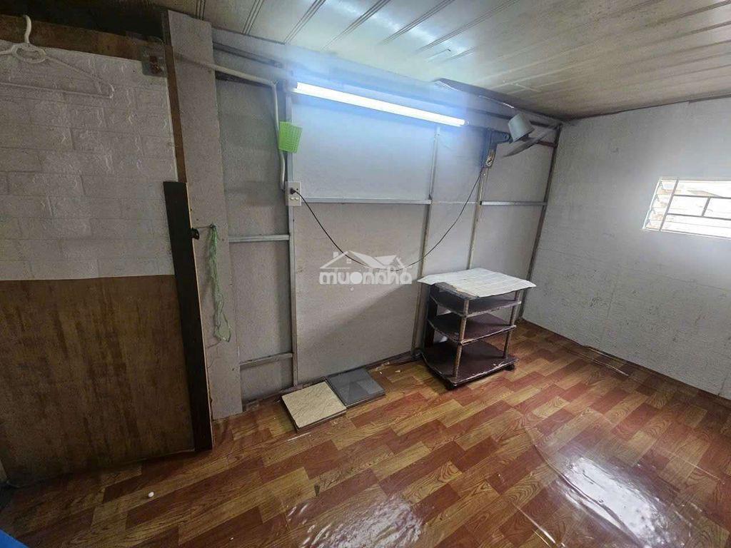 Phòng riêng biệt cho nữ hẻm ôtô cách mạng tháng 8 - 2