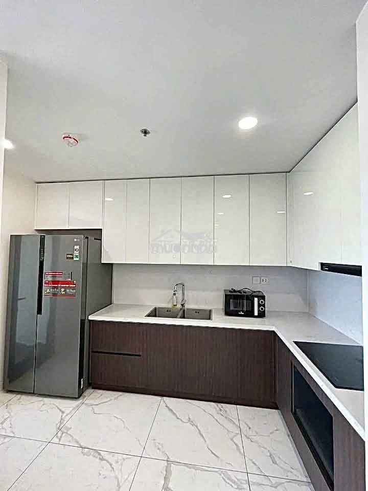 Lê quang định/2,2 tỷ góc hồ bơi 53m2/ ở liền shr/bank 70%/nt mới - 2