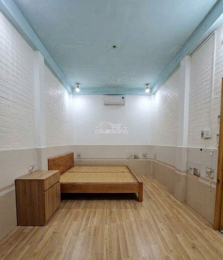 Ngay công viên gia định - nhà 2tầng x 83m² - hẻm 2 xe hơi - bán gấp. - 2