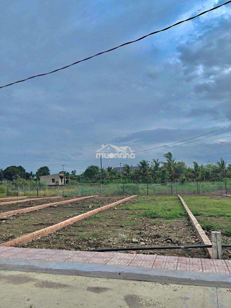 Đất view núi chứa chan đường bê tông 6m có vỉa hè giá rẻ.