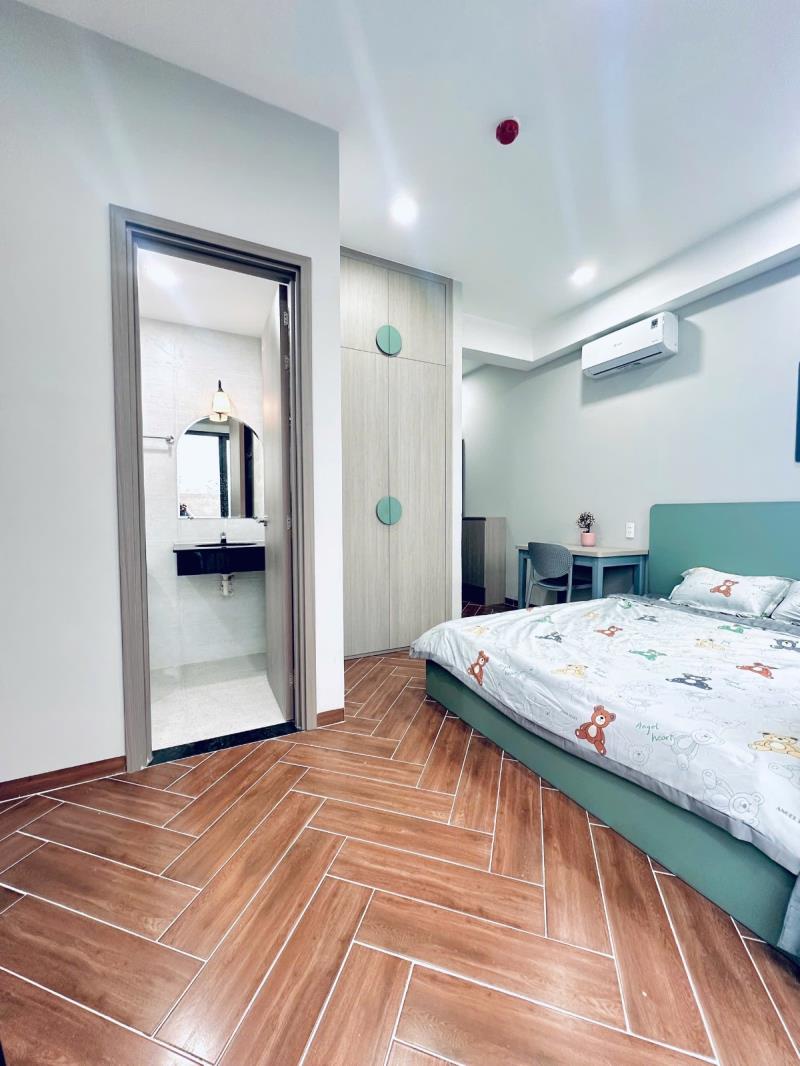 Cho thuê studio ban công có máy giặt riêng ngay ngã tư hàng xanh - chợ bà chiểu - học viện cán bộ - đại học văn lang - ngoại thương