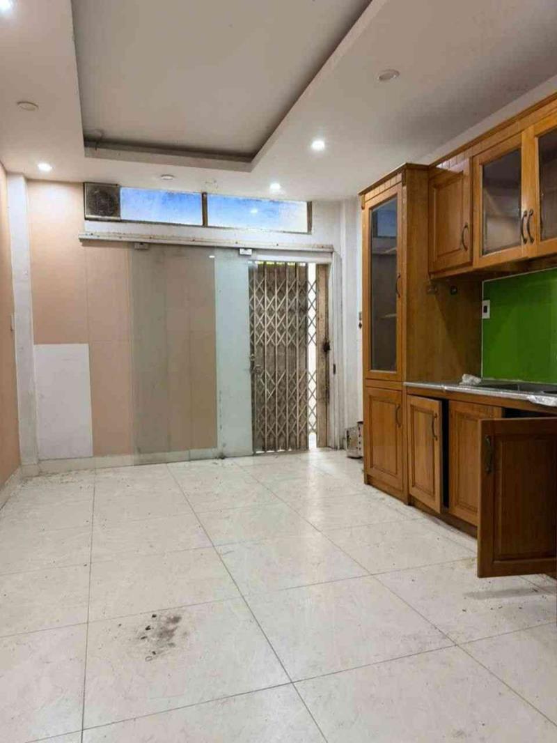 Mặt tiền kinh doanh  3/2 - q. 11 - 5 tầng - dt: 50m2 - 15 tỷ 7 - 4