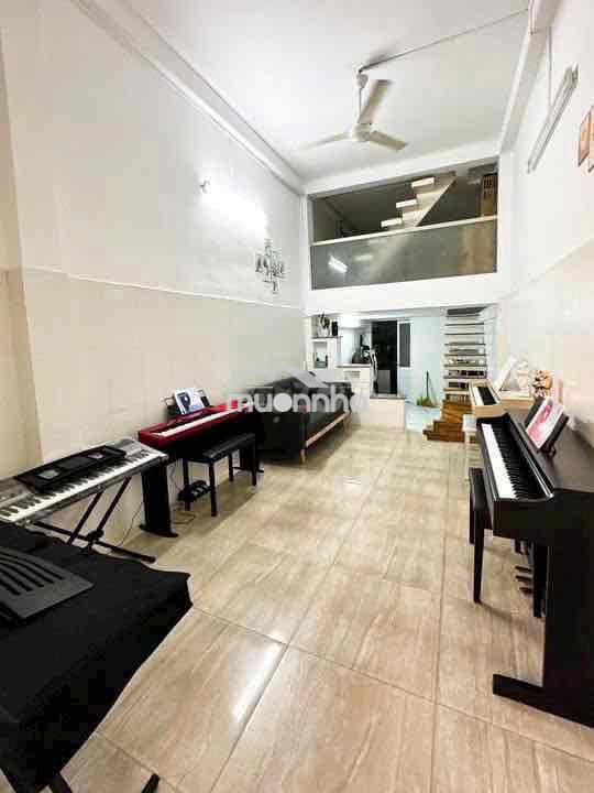 Cho thuê nhà nguyên căn hẻm xe hơi.xvnt p19 bình thạnh